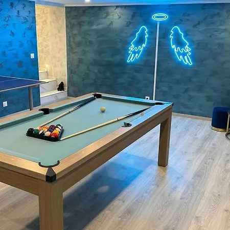 Spacieuse Sauna Billiard Netflix Strasbourg