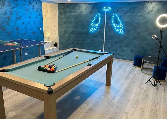 Spacieuse Sauna Billiard Netflix Strasbourg