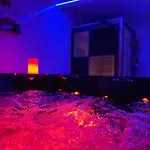 Spacieuse Sauna Billiard Netflix Vila